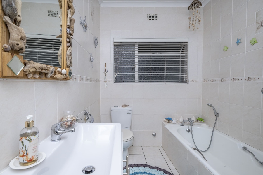 3 Bedroom Property for Sale in Ferndale Western Cape